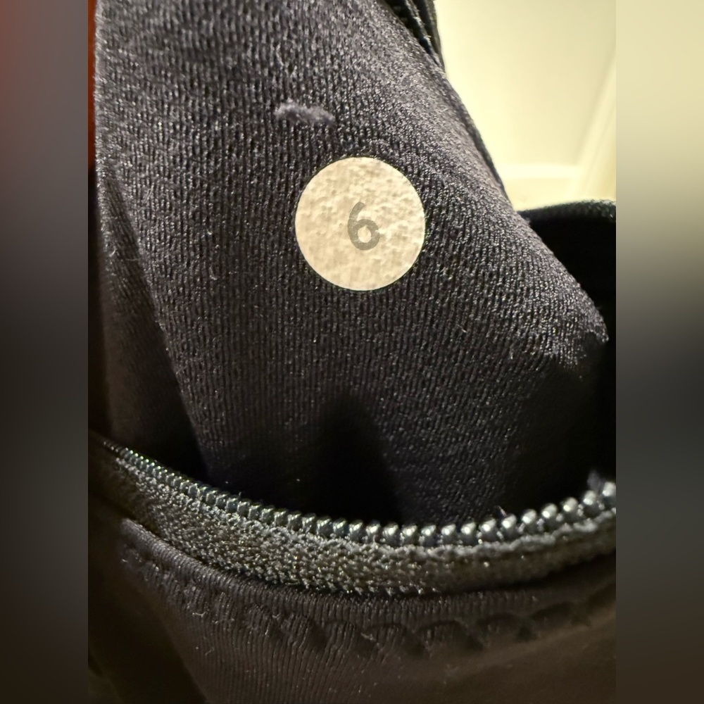 Lululemon zipper pockets Athletic Leggings - Picture 7 of 7